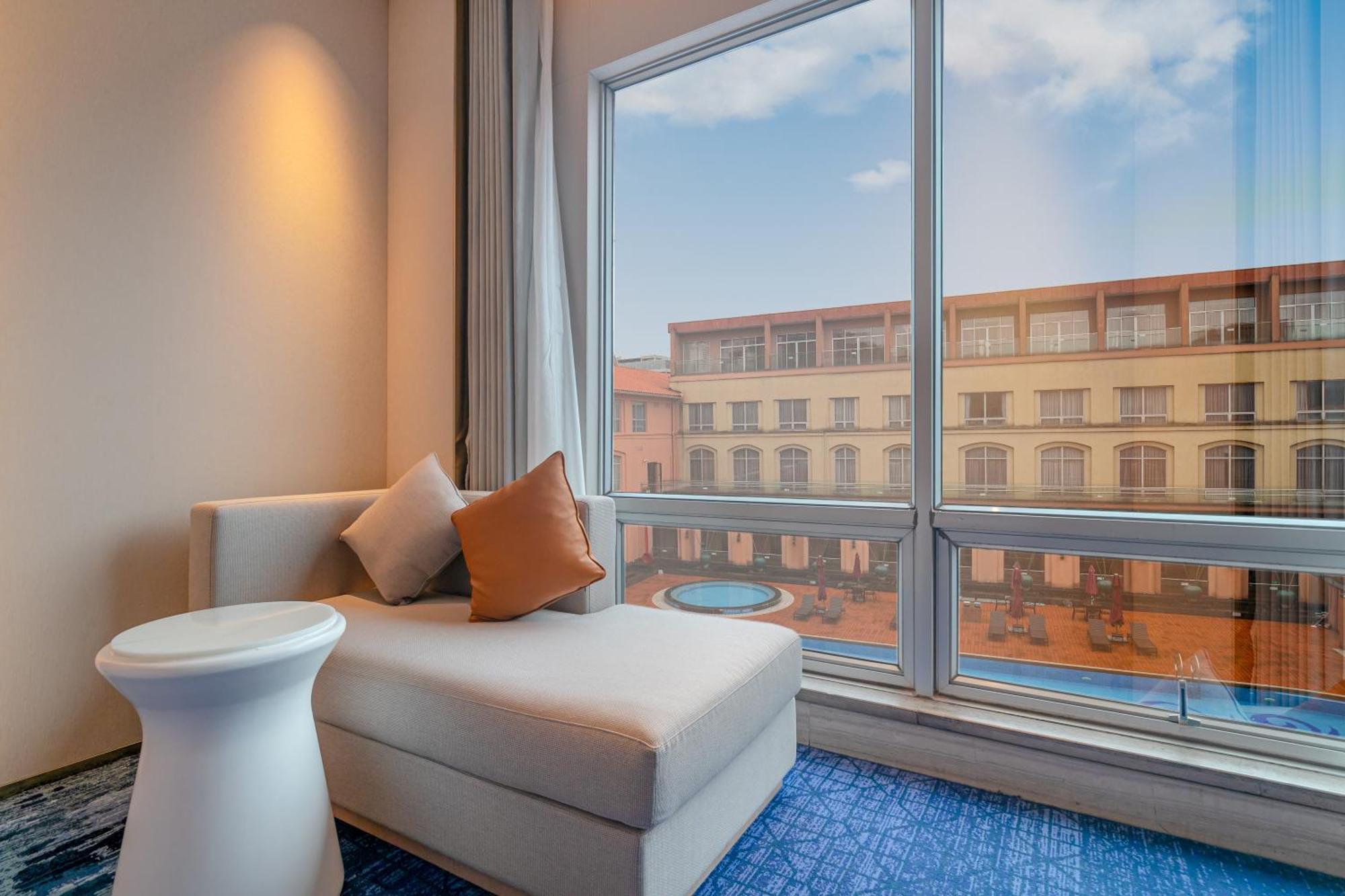 Easeland Hotel Guangzhou Bagian luar foto