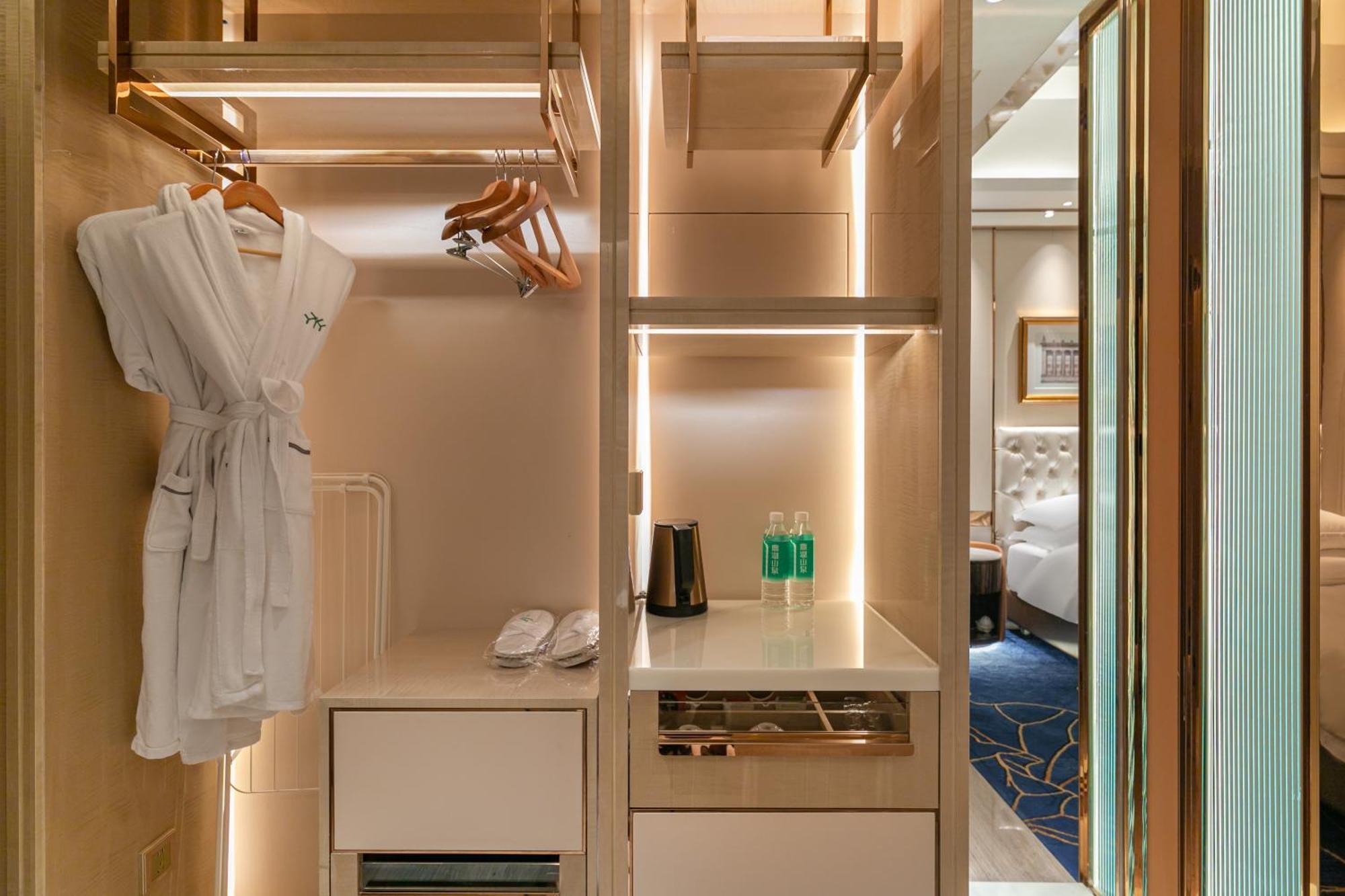 Easeland Hotel Guangzhou Bagian luar foto